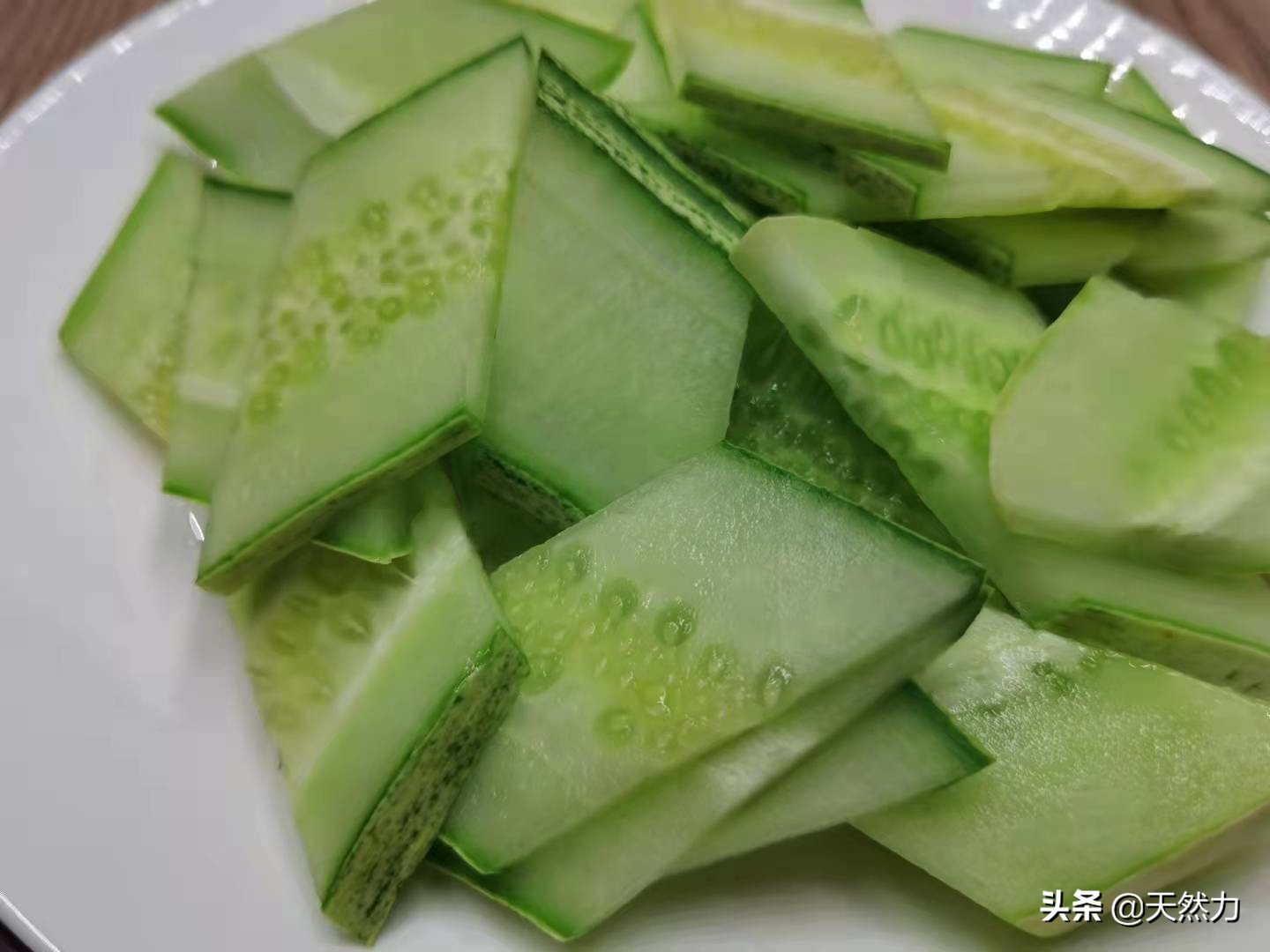 木须肉是传统的经典名菜，做法简单，步骤是关键，看一遍就能学会
