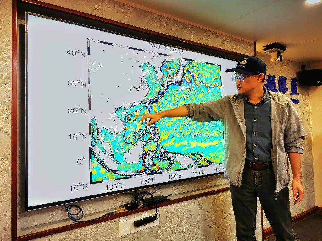 “我们跑赢了台风”