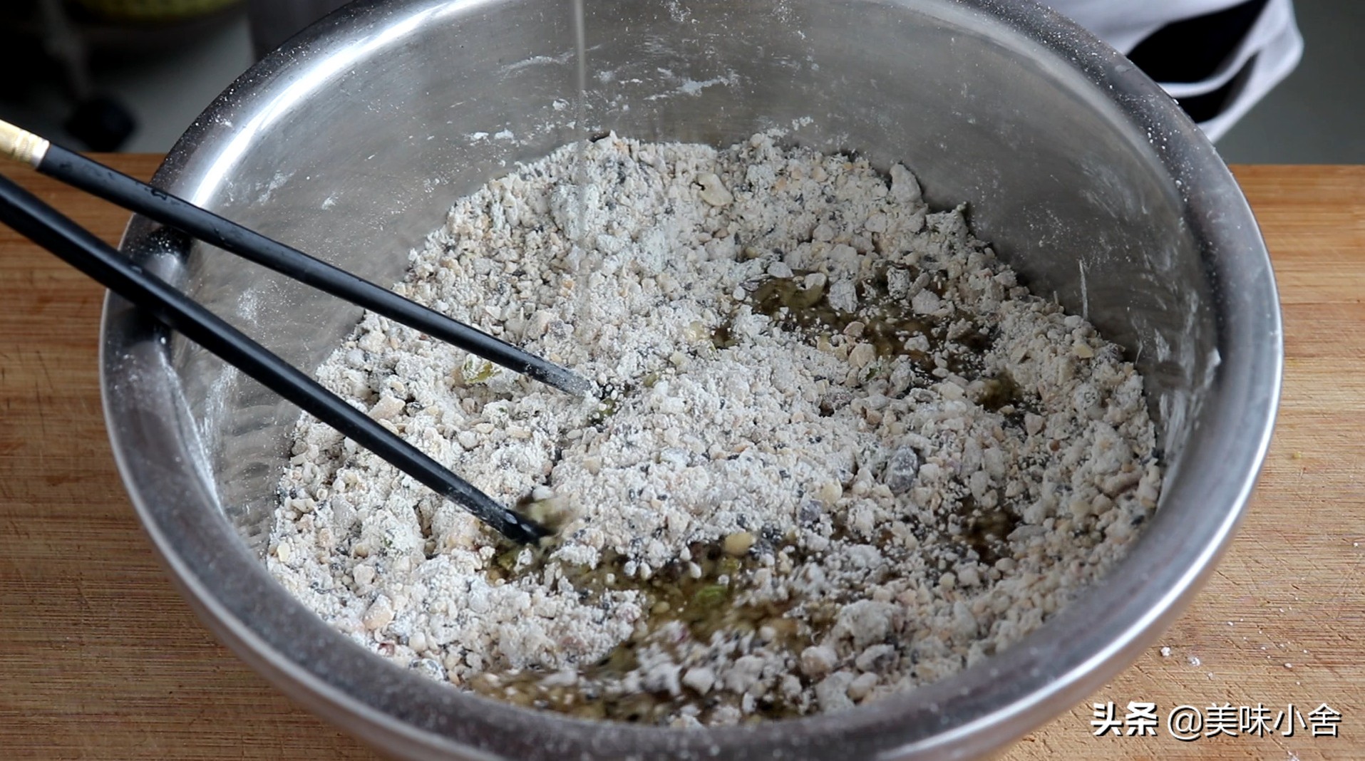 月饼怎么做简单步骤（简单美味的月饼做法讲解）