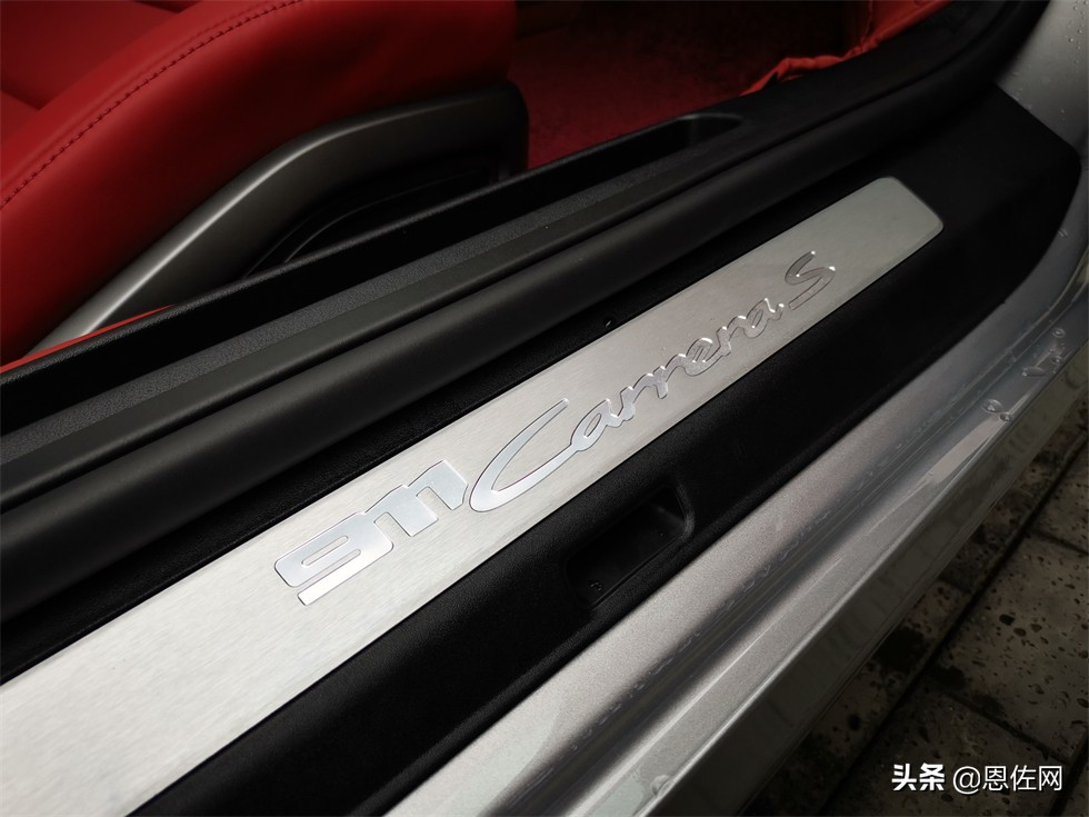 运动实用样样精通的豪华跑车 保时捷 911Carrera S