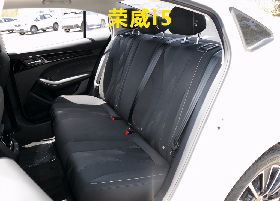 谁才是8万家轿首选？这两款省油耐造性价比高，好开不贵