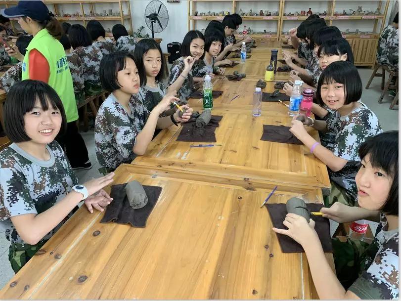 东莞边陲小镇中的排名靠前，北师大东莞石竹附属学校