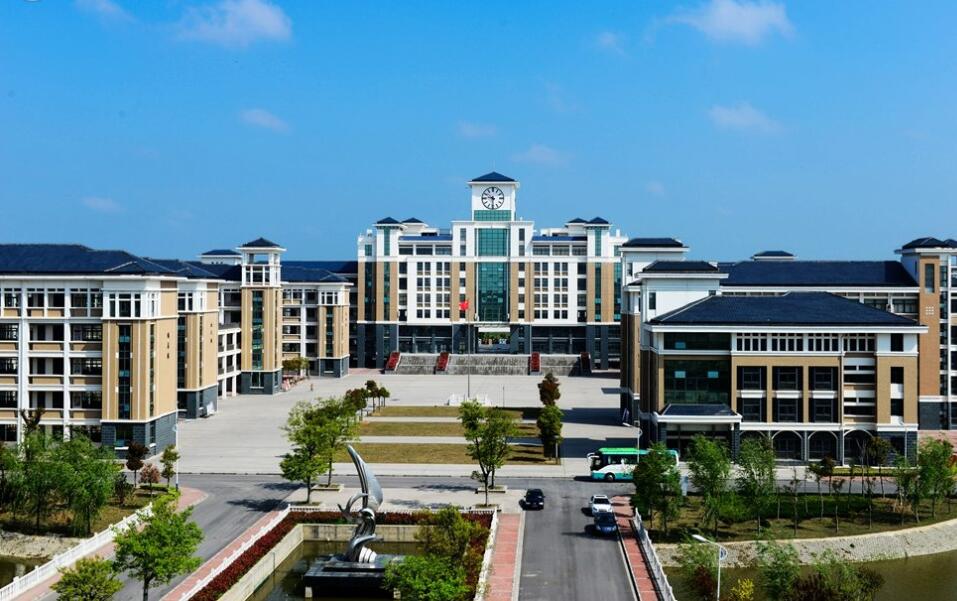 江苏盐城声名远播的四所高中，对比最近两年成绩，谁进步最大？