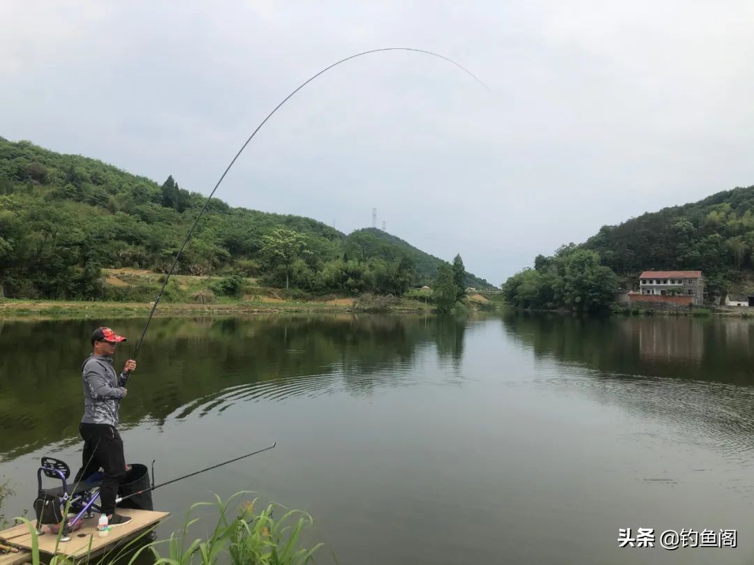 拼夕夕9.9包邮的鱼竿能用吗？别不信，有人上过十几斤大鱼