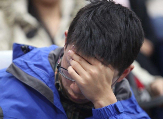 考生考上清华却被取消资格，网友得知后，不但不同情还拍手叫好