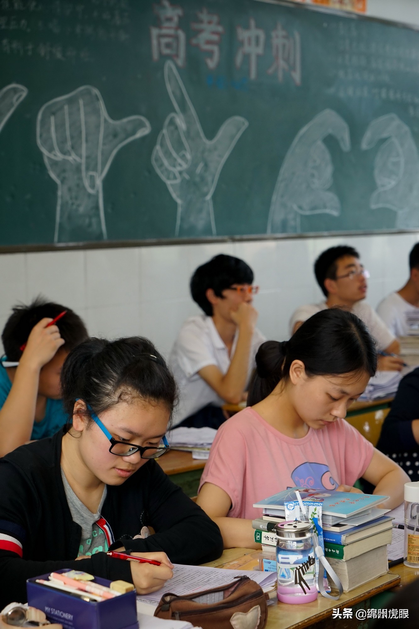 ​绵阳700分+牛人全省1/5，600分+优生全省1/3！高考照耀绵阳奋斗