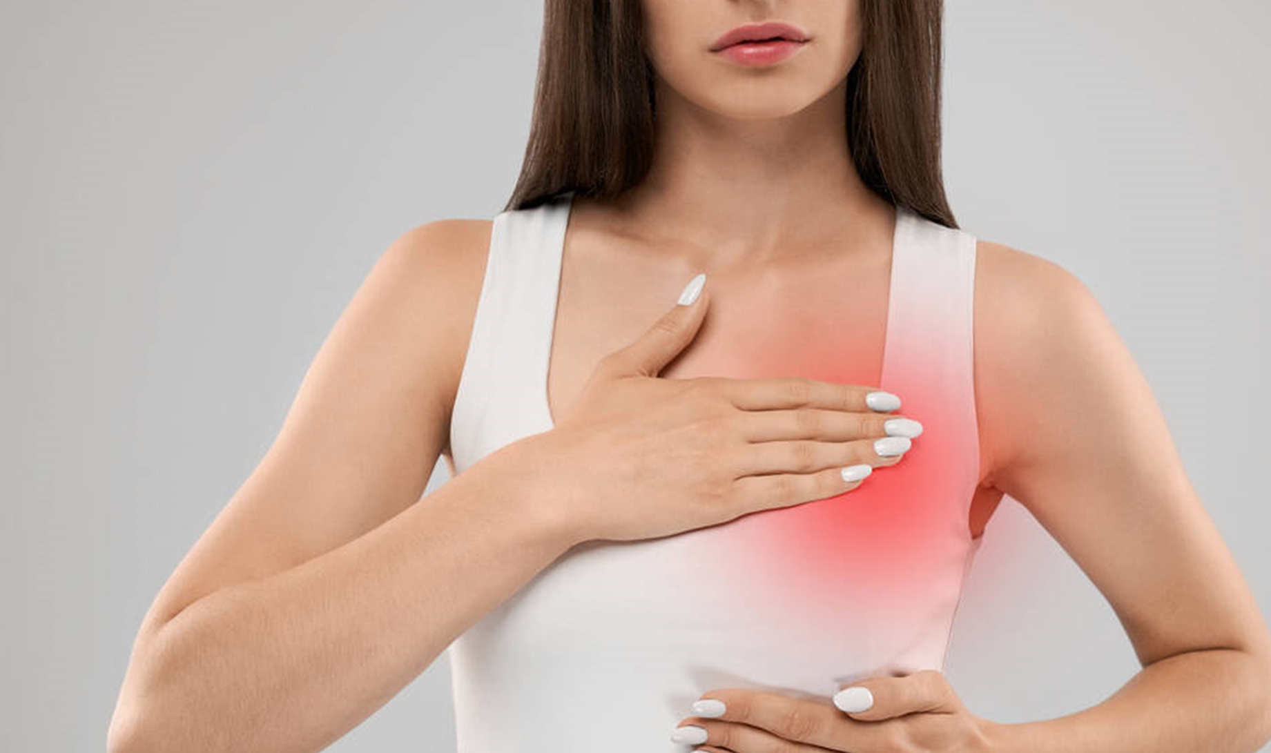 如果发现自己的乳房肿块是无痛的,单发的小肿块,表面摸起来硬硬的,不