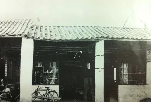“新中国第一团”故事：第一批去香港旅游的内地人与一位老特工