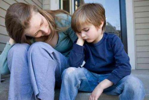 父母多和孩子说10句话，胜过喋喋不休的教导，比留房产更加管用