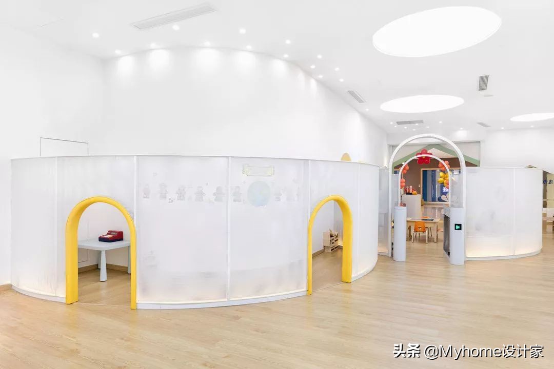 这面墙是孩子的游乐场，成人的玩具体验店，270㎡玩乐中学习