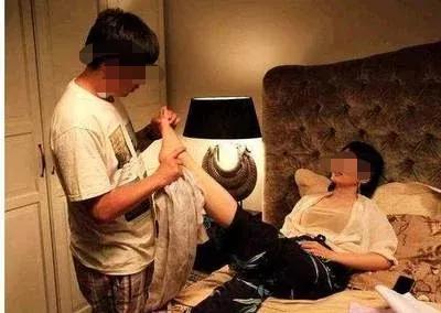 一次醉酒被女领导占了便宜，羞愧难当的我猛掐自己，真想一头撞死