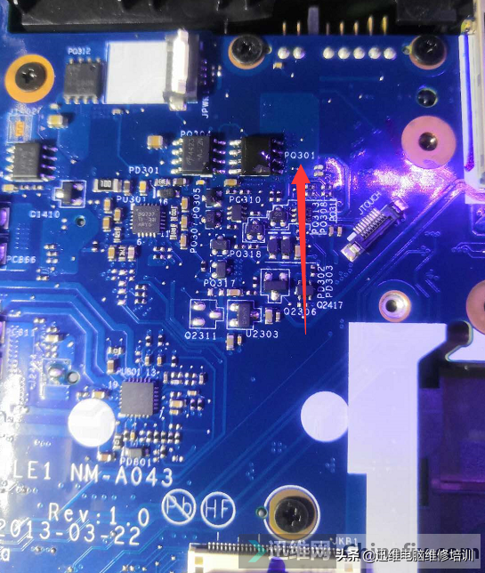 美女送修联想e431笔记本不开机,别小看这点,分分钟让机器罢工