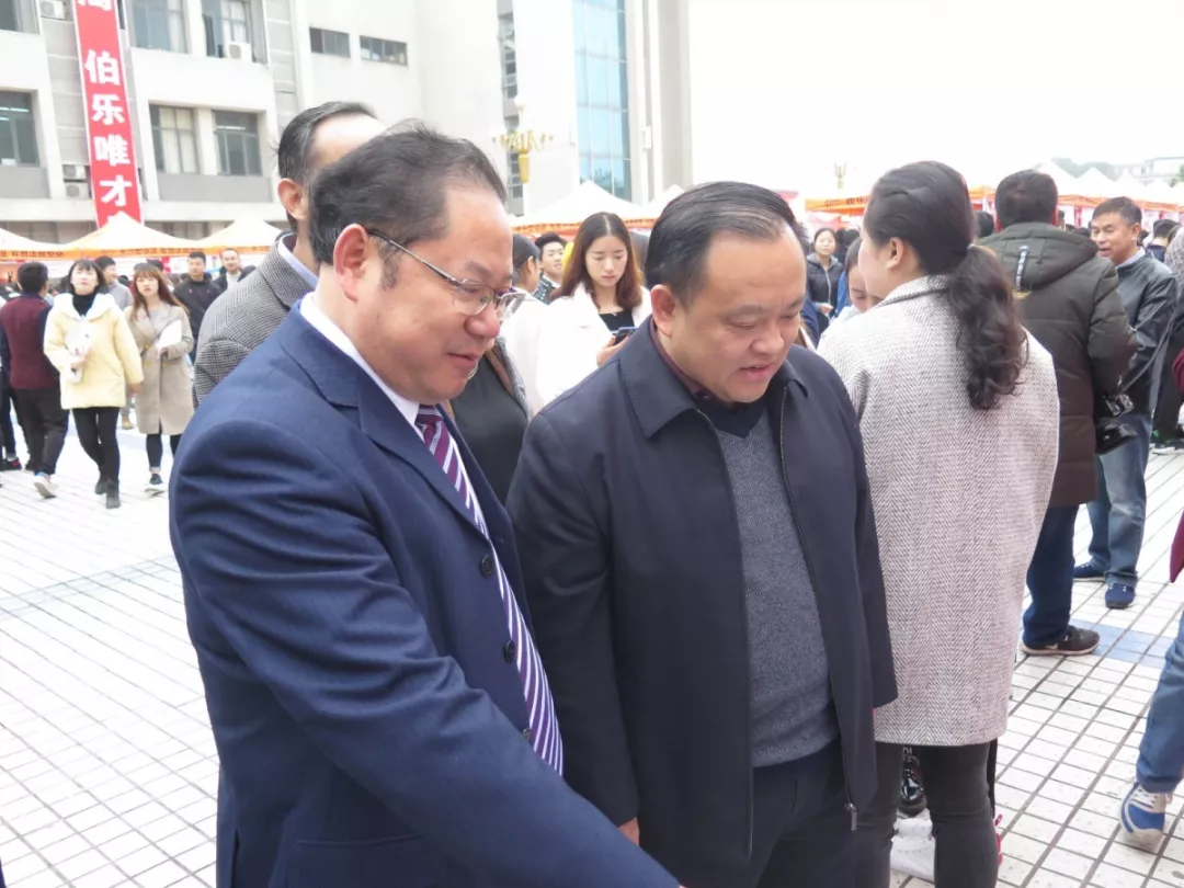 诞生于千年绸都，还是省级示范高校，这所大学占地1400余亩