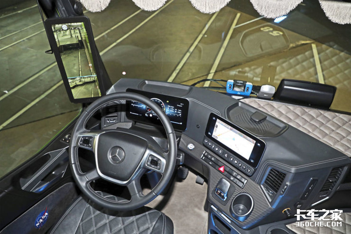 奔驰货车内饰图片(这才是个性改装) - 四帝国车市