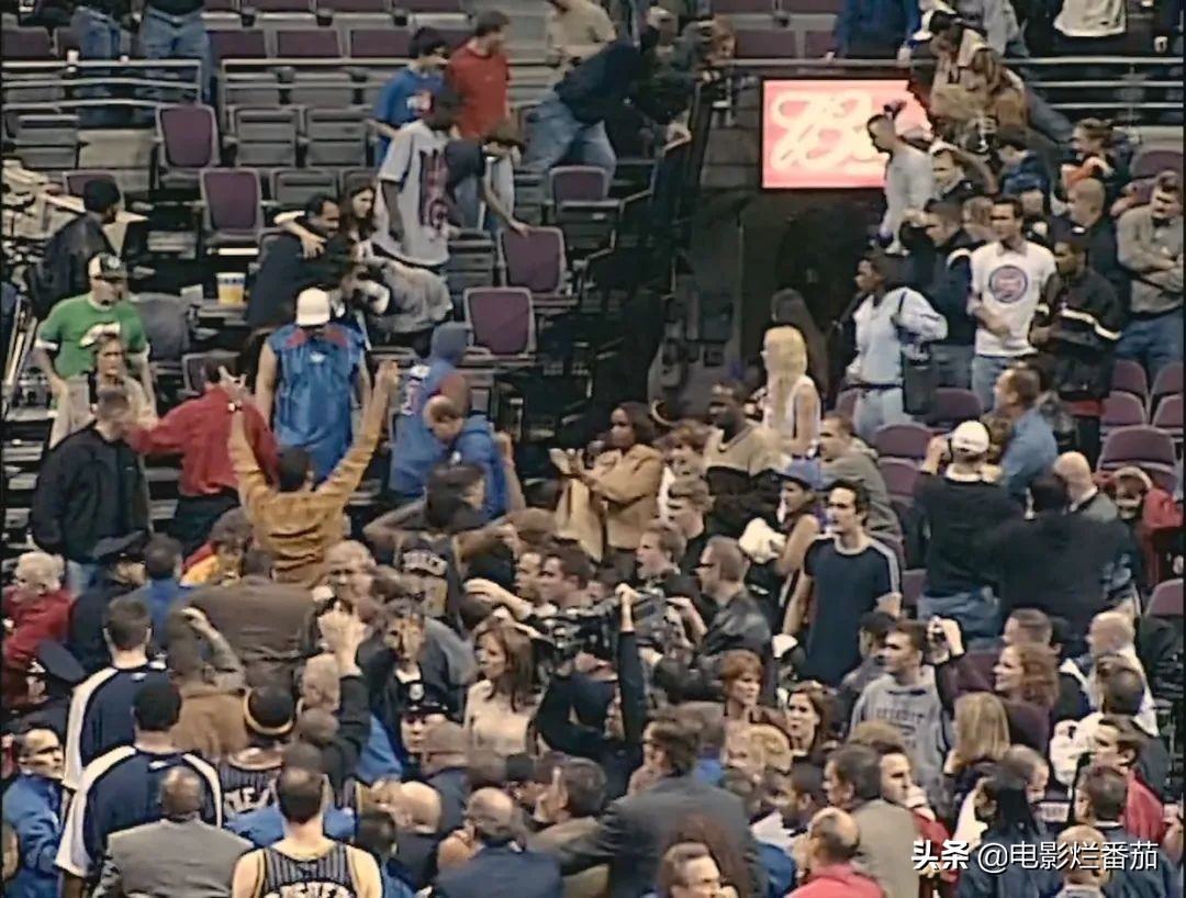 史上最惨烈的NBA斗殴现场！这部纪录片，揭开奥本山宫殿冲突之谜