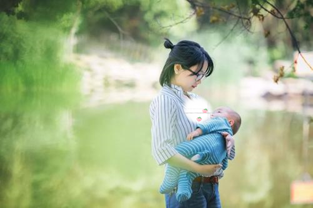 如何护理新生儿？掌握"勤、放、物"三字真言，新手宝妈别走弯路