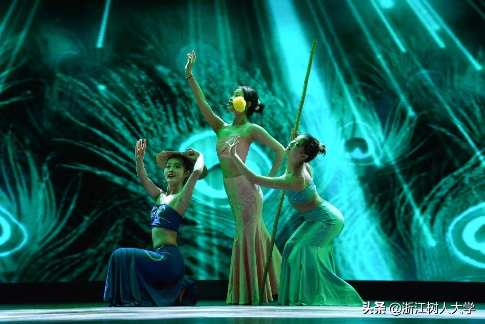 我校艺术学院举行建院20周年庆典活动暨迎新文艺汇演