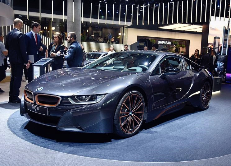 4.6秒破百,新款宝马i8上市,新增极夜流星套装,售202.8万