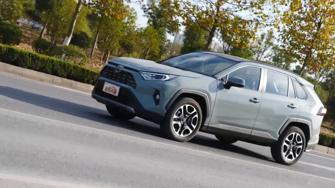 四个方面详细评测丰田RAV4 我发现了这些优点和缺点