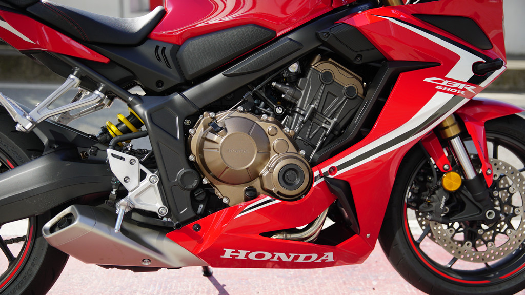 多了一个“R”贵4000块，本田CBR650R值不值
