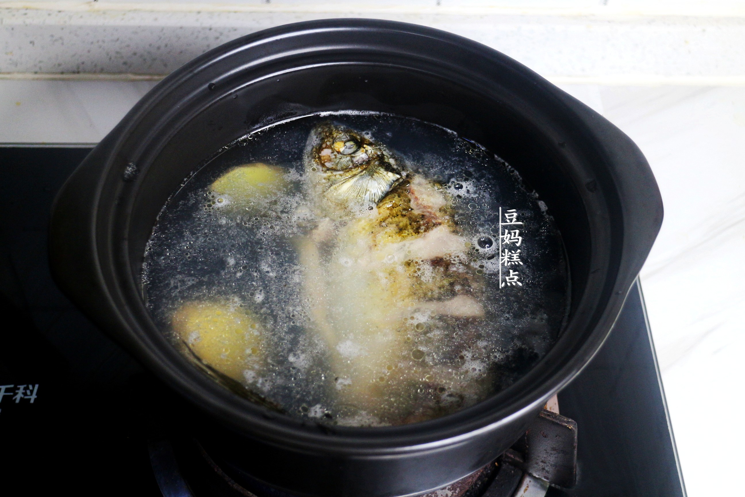 鲫鱼汤怎么炖好喝又营养（鲫鱼汤的正确做法）
