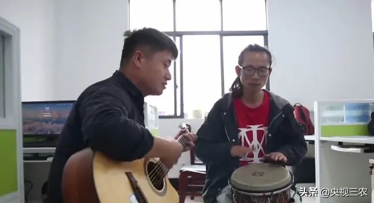 实名羡慕！这位老师带他的学生们在“云端”开了一场摇滚演唱会