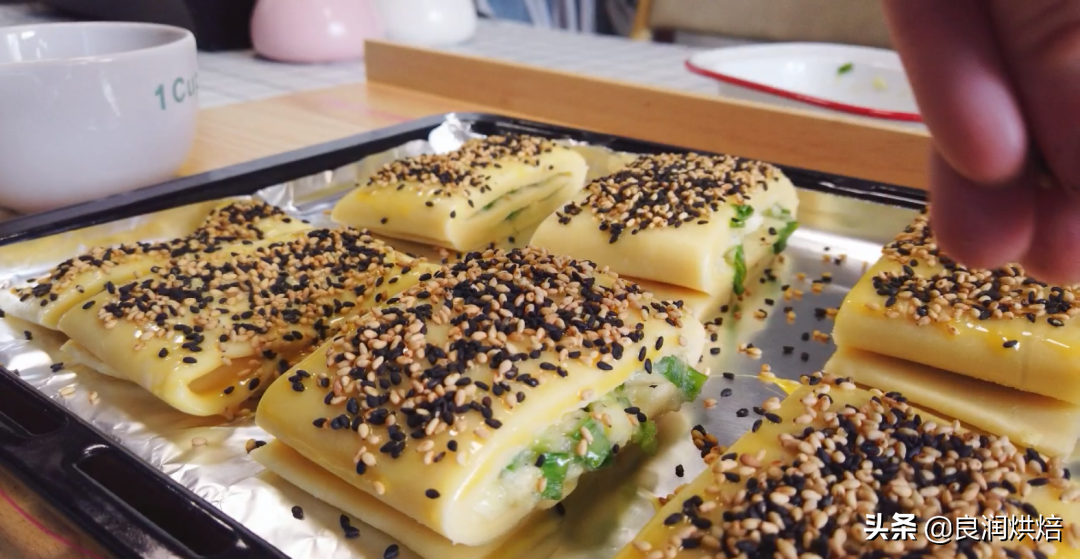 家常酥饼的详细做法，没有添加剂，个个酥脆，手一碰直掉渣