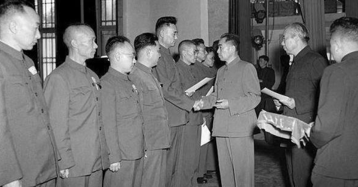 十大元帅排名背后的派系平衡与历史渊源