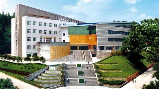 这所双一流院校，占地面积是清华北大的数倍，但地理位置少有人知