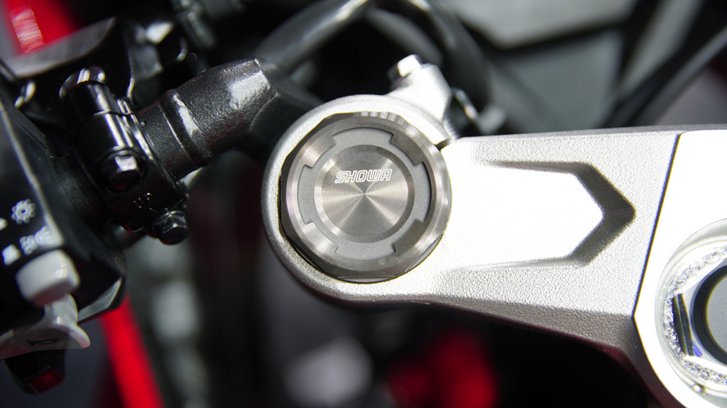 多了一个“R”贵4000块，本田CBR650R值不值