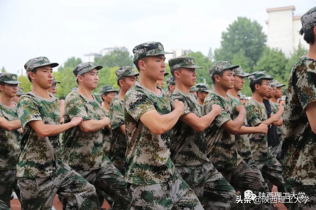 军训回顾丨纪念我们夏季限定的迷彩时光