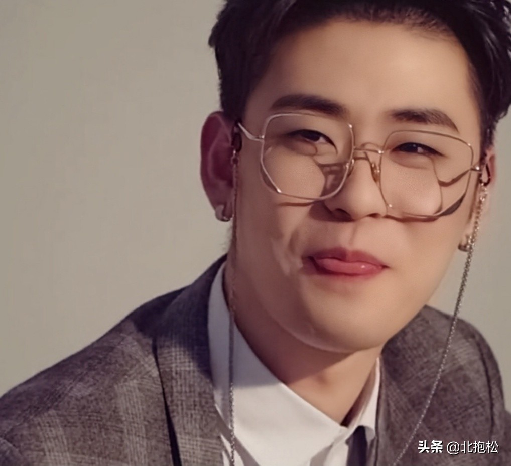 "德云社一哥"张云雷的神秘上位史,和他生命中最爱的1个女人