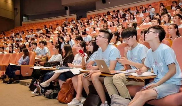 @大一新生，大学不想蹉跎岁月，大学里做好5件事，让你越来越优秀