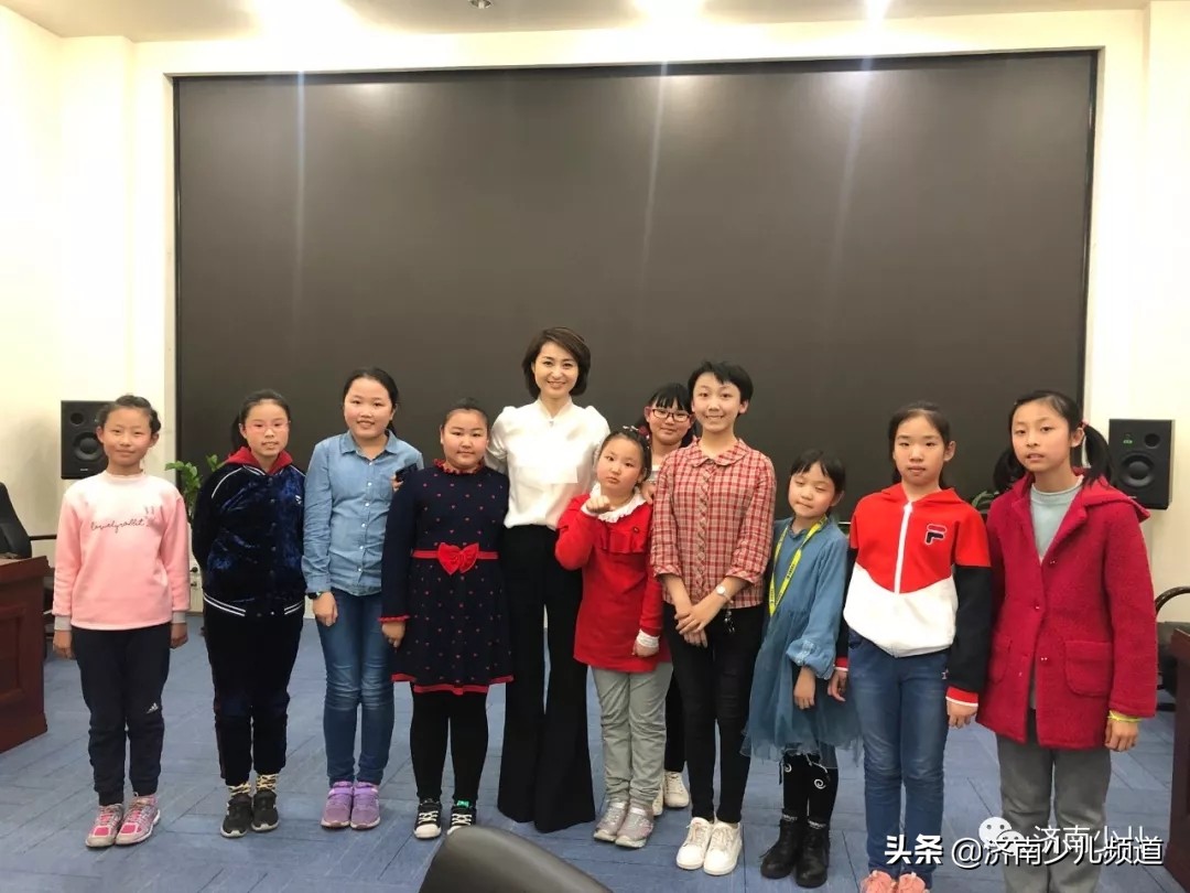 济南广电青少年口才播音班——暑期实践课堂