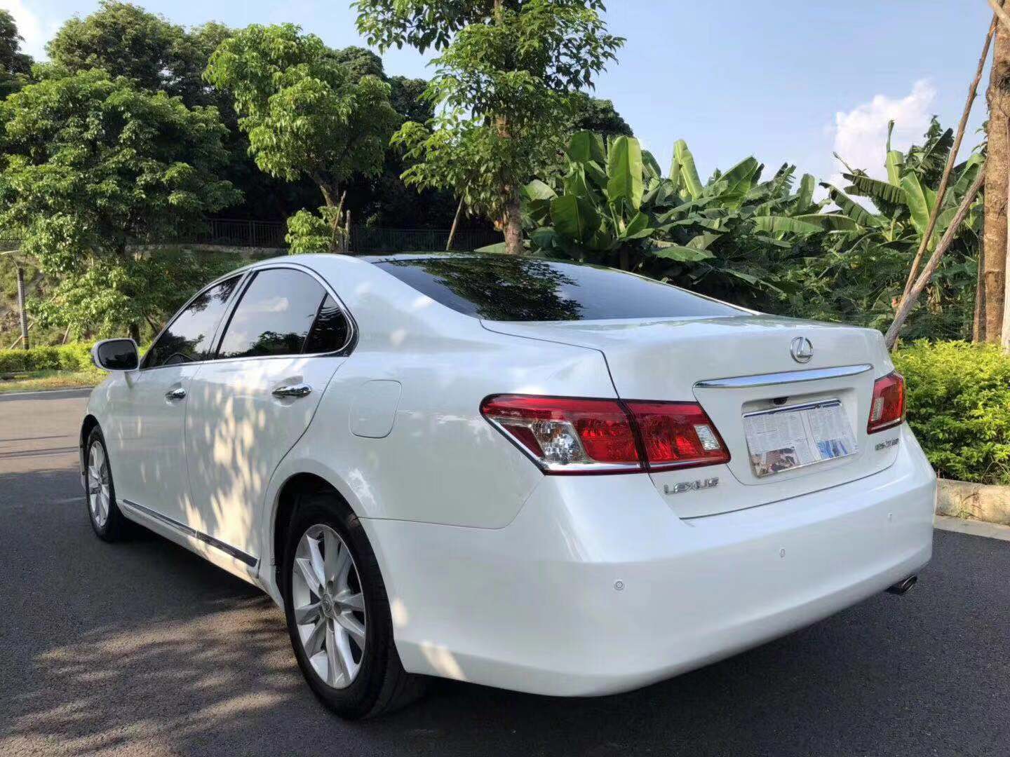 2012年雷克萨斯ES240才卖9万，外观动感时尚，让人感觉休闲与安逸