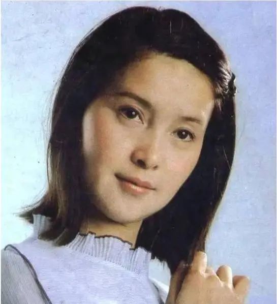 中国8大美人今昔颜值对比，有人整容颜垮，有人优雅老去，差距大