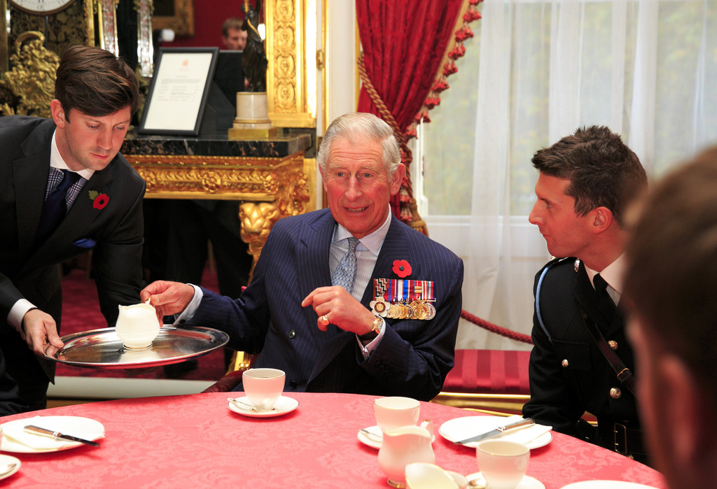 英国餐桌礼仪（盘点英国王室必须遵守的饮食规则）