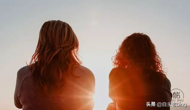 父母去世，姐姐都没回来看一眼：有些亲人，比想象中的更“狠毒”