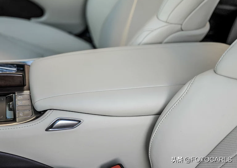 雷克萨斯LS350入门版，售价80万起，卖的就是颜值和品质？