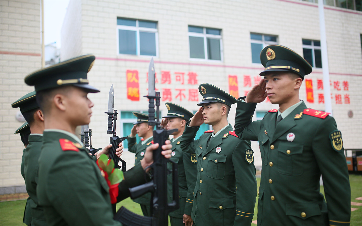 当兵“考士官学校”和“转军士”，区别非常大，新兵和父母须知