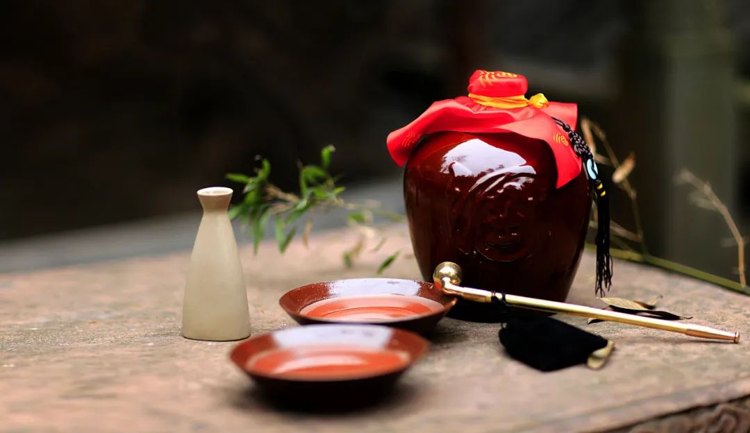 大牌争相入局餐+酒，小酒馆真的是一门好生意？