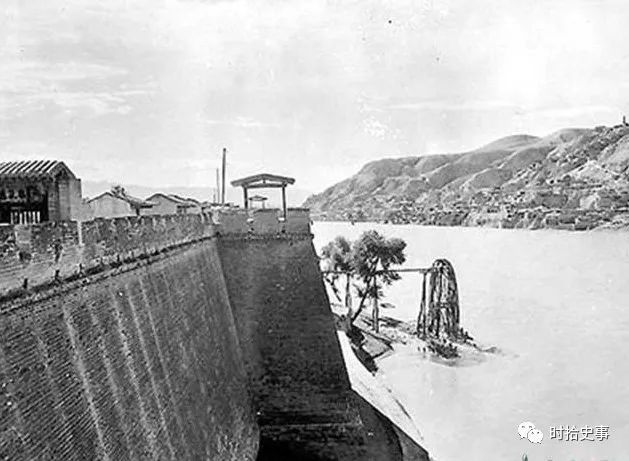 新版《倚天屠龙记》里赵敏的哥哥，原来是朱元璋一生最敬佩的敌人