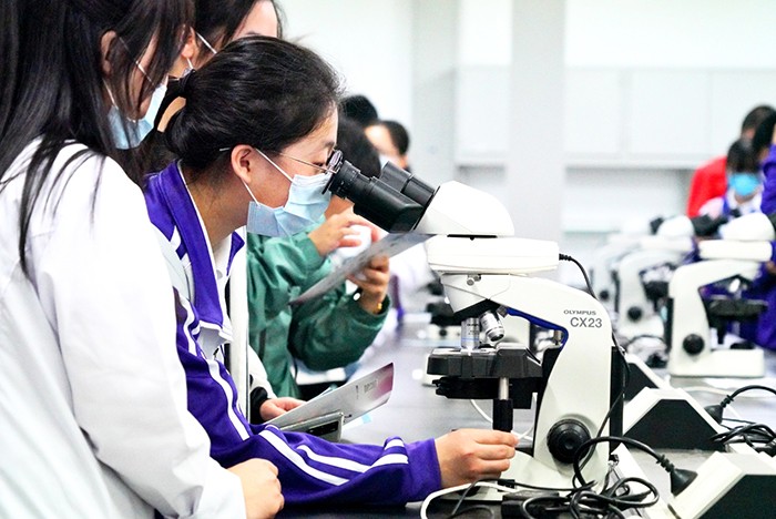 重磅！今年高考10大热搜专业引发热议，南开大学表现硬核！