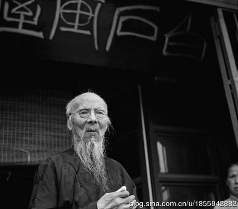 在行书三大家中，谁的书法最值得临摹？看懂你就赢了！