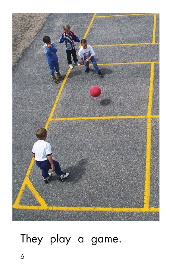 幼儿有声绘本：看看外国小朋友学校的忙碌生活《Busy at School》