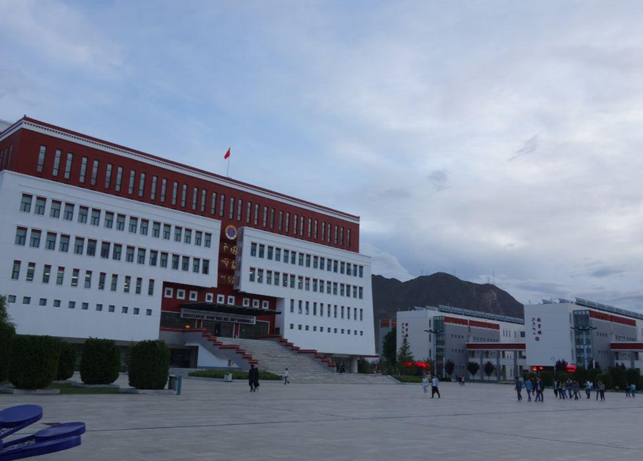 被学生们“所不屑”的211，分数线很低，真的不值得报考吗？