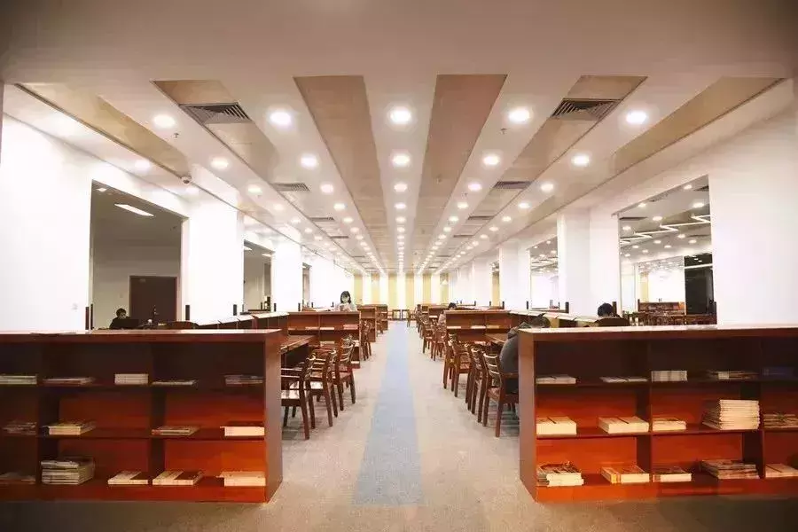 让学渣都“以身相许”的13个大学图书馆，这舒服，这惬意，不走了