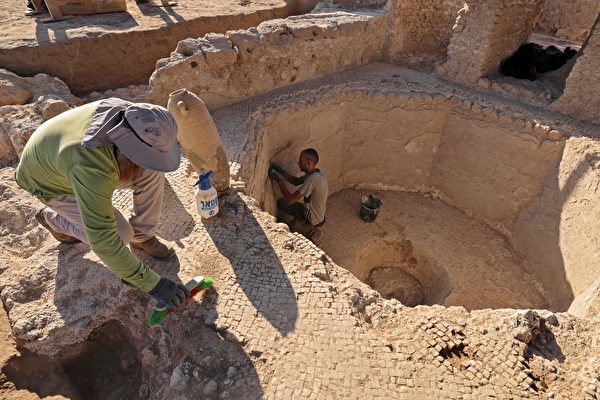以色列出土1500年东罗马帝国最大葡萄酒厂
