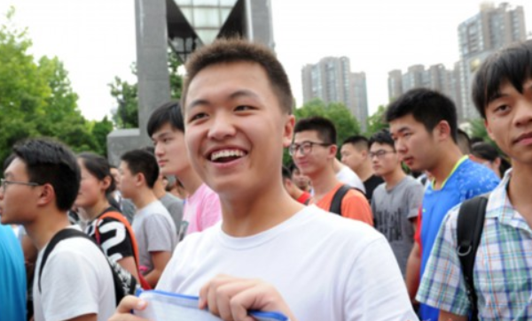 21年高考怎么了？山东省近5万考生意外滑档，高三学生引以为戒