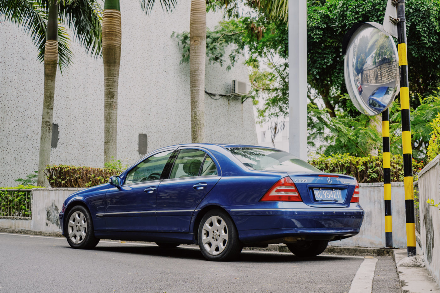 奔驰04款c200&10款e300l体验报告,我眼中奔驰这些年的气质转变